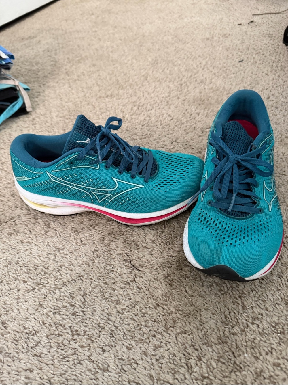 Mizuno Women's Teal Athletic Running Shoes with Pink Accent